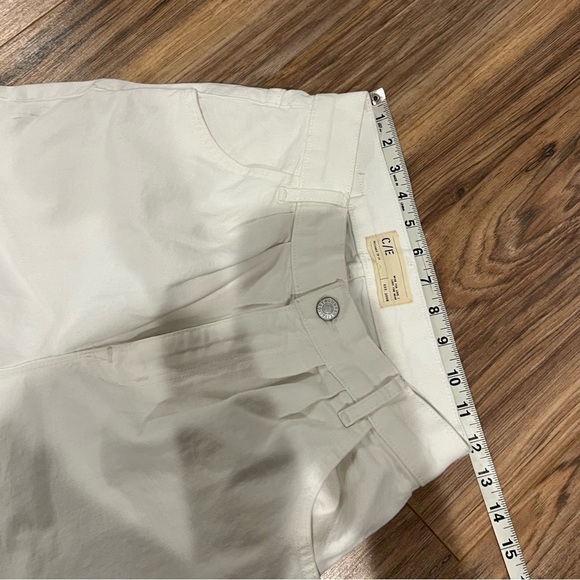 Current/Elliott Arroyo High Rise Pleated Jean in White - Picture 11 of 13